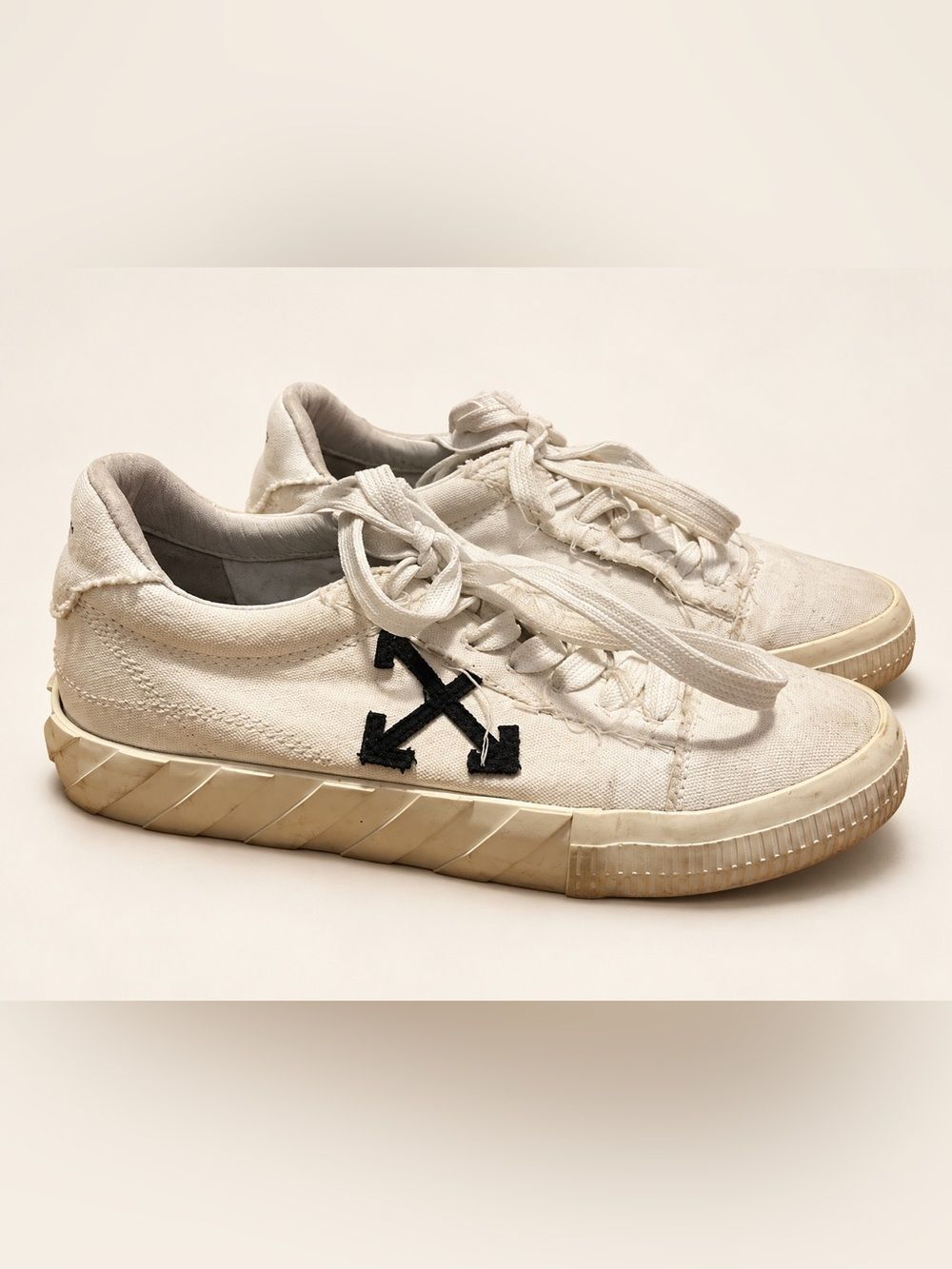 Off-White x Virgil Abloh Vulcanized White Sneaker Women's Sz. 9